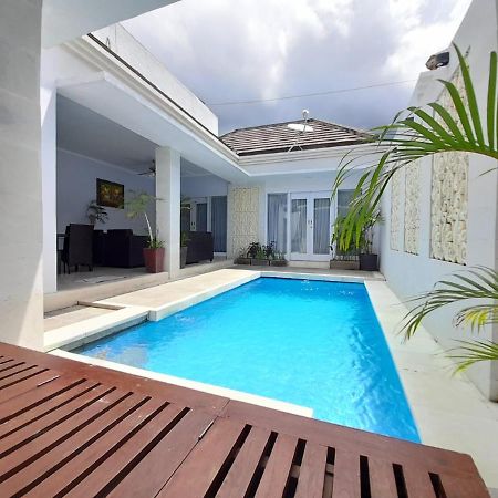 The Kayuputih Villa Lovina Kültér fotó